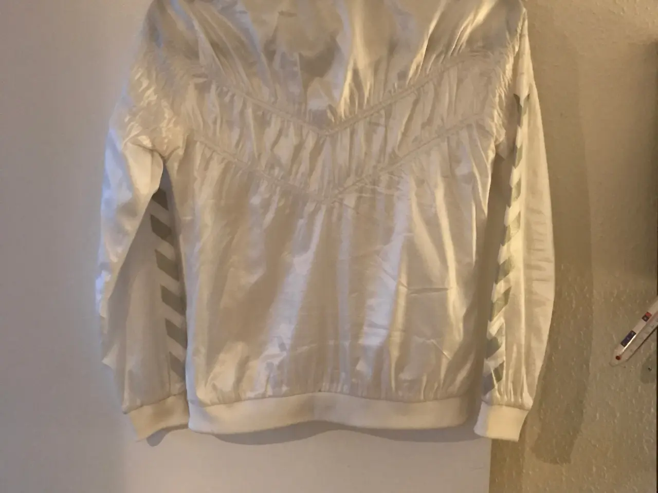 Billede 2 - Som ny: Hummel jakke str 10år