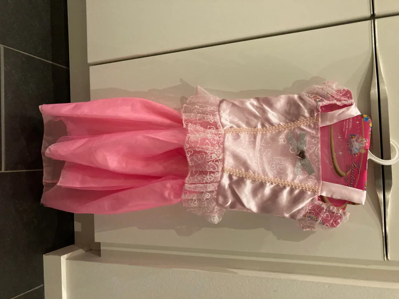 Billede 2 - Prinsessekjole 3- 5 år