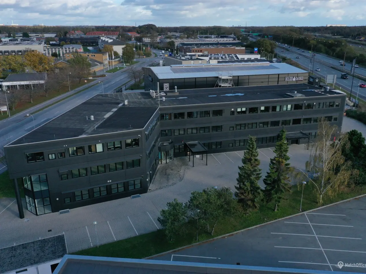 Billede 9 - Stilsikkert kontorlejemål med rå kant