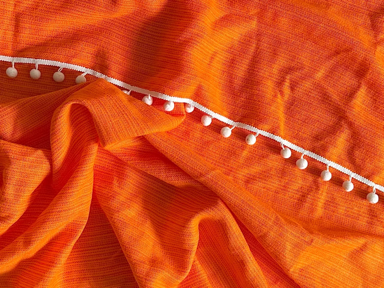 Billede 10 - Retro gardin, orange m pompom