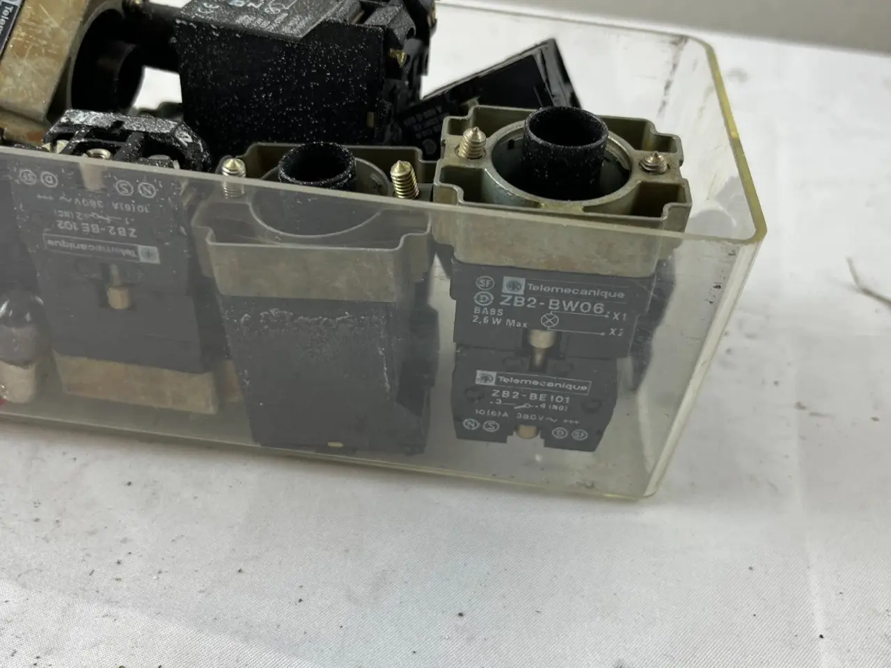 Billede 9 - Telemecanique ZB2 Pilot Light Bodies & Contact 22