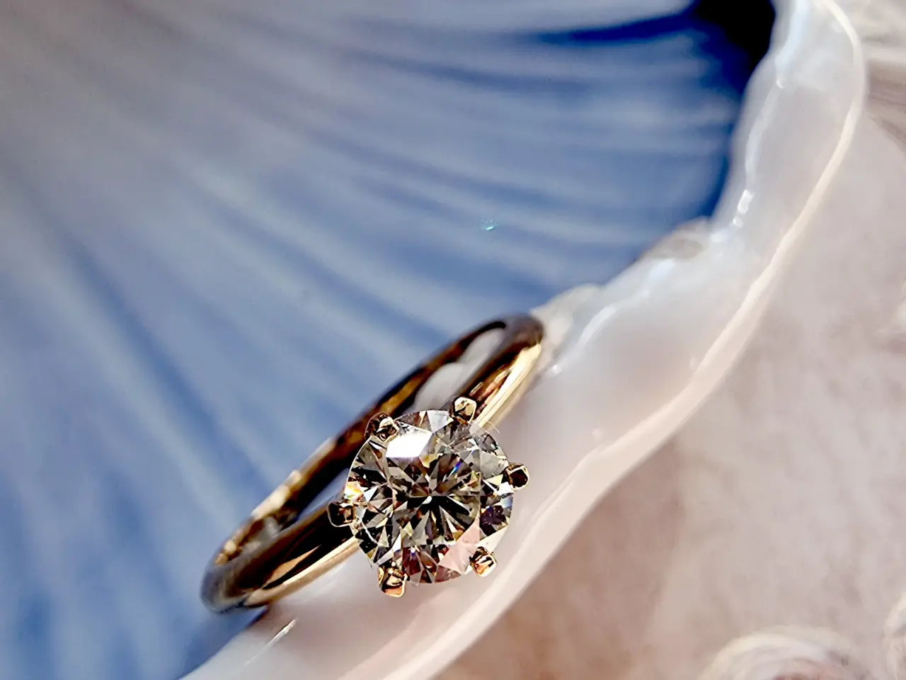 Billede 1 - 18 karat guldring 0.60 carat diamant