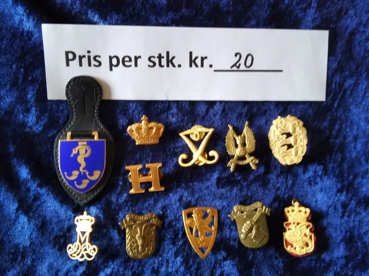 Billede 2 - Militære regimentsmærker og meget andet.