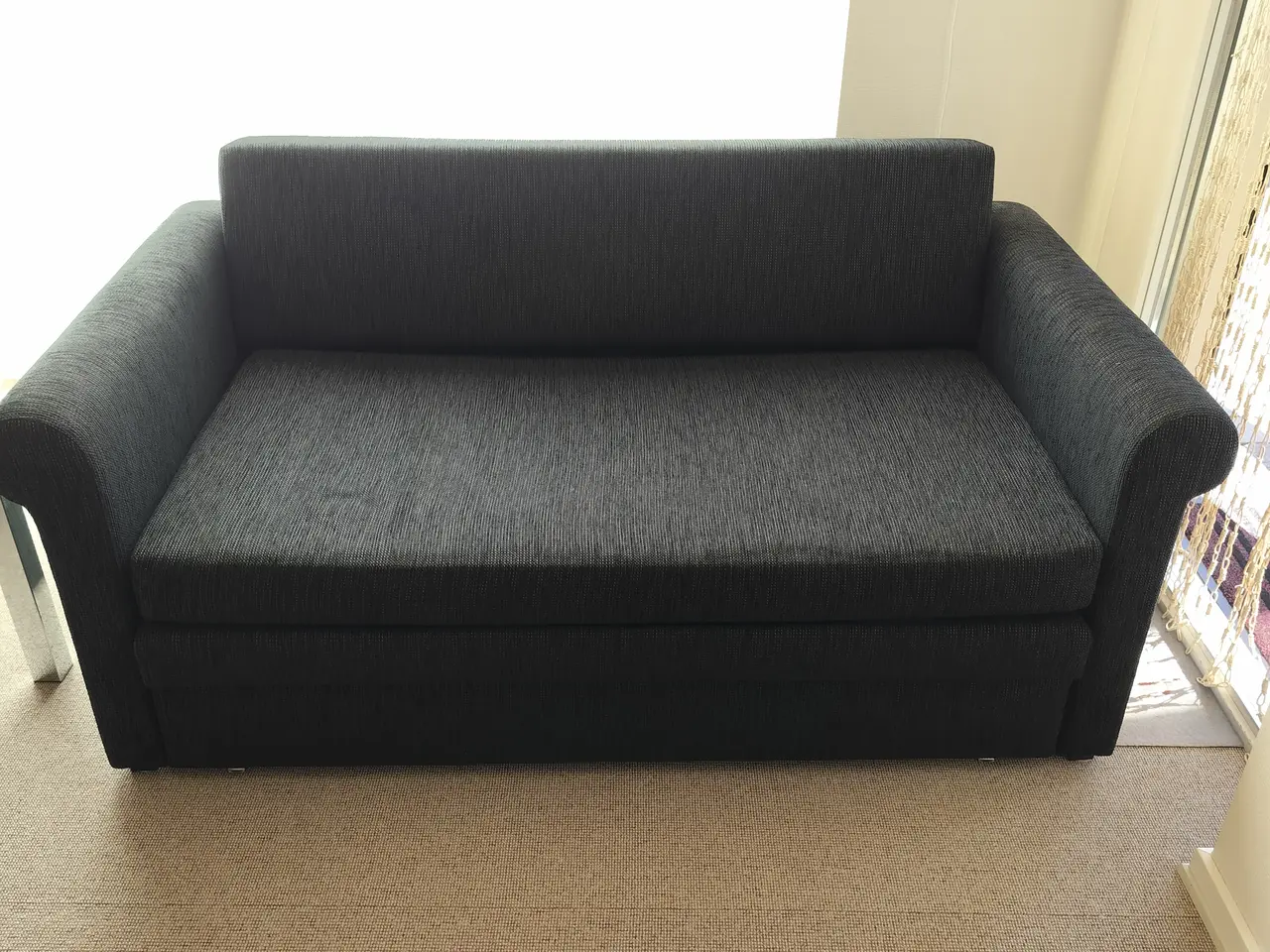 Billede 1 - Sovesofa i grå/sort stof
