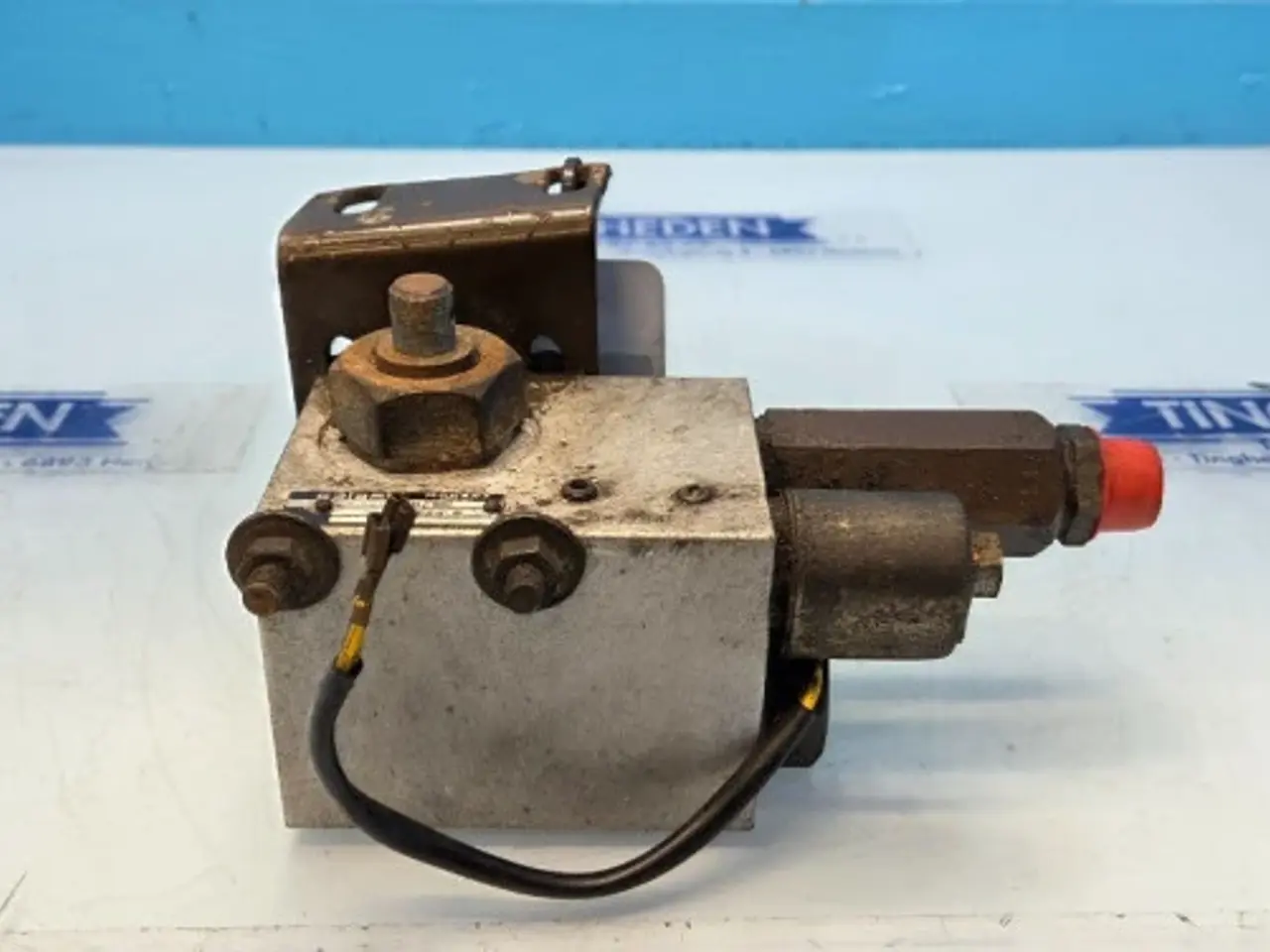 Billede 2 - Dronningborg D7500 Hydraulikventil 45110038