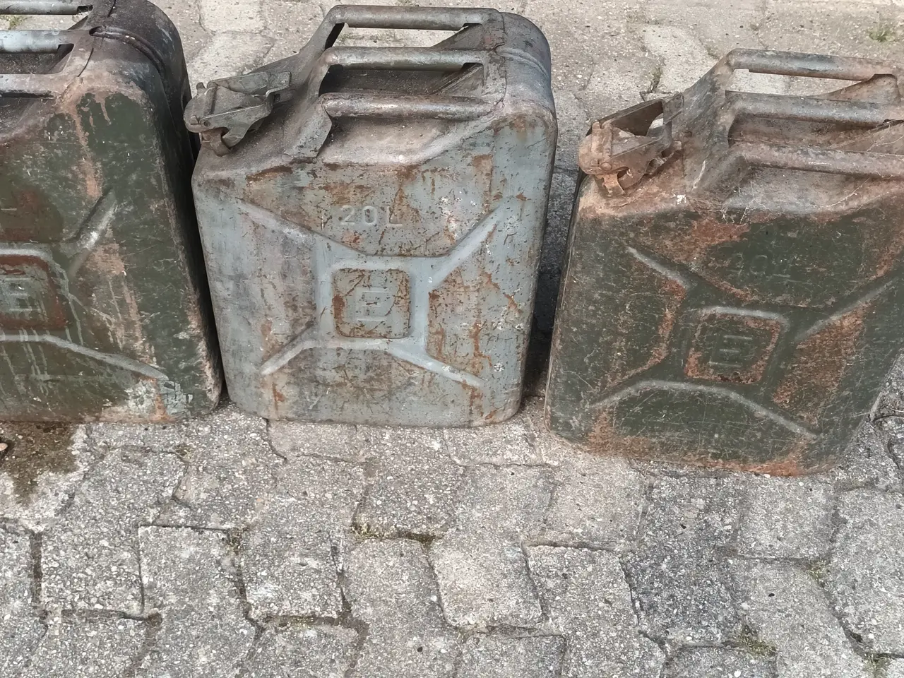 Billede 1 - 3 stk. brugte Jerrycans