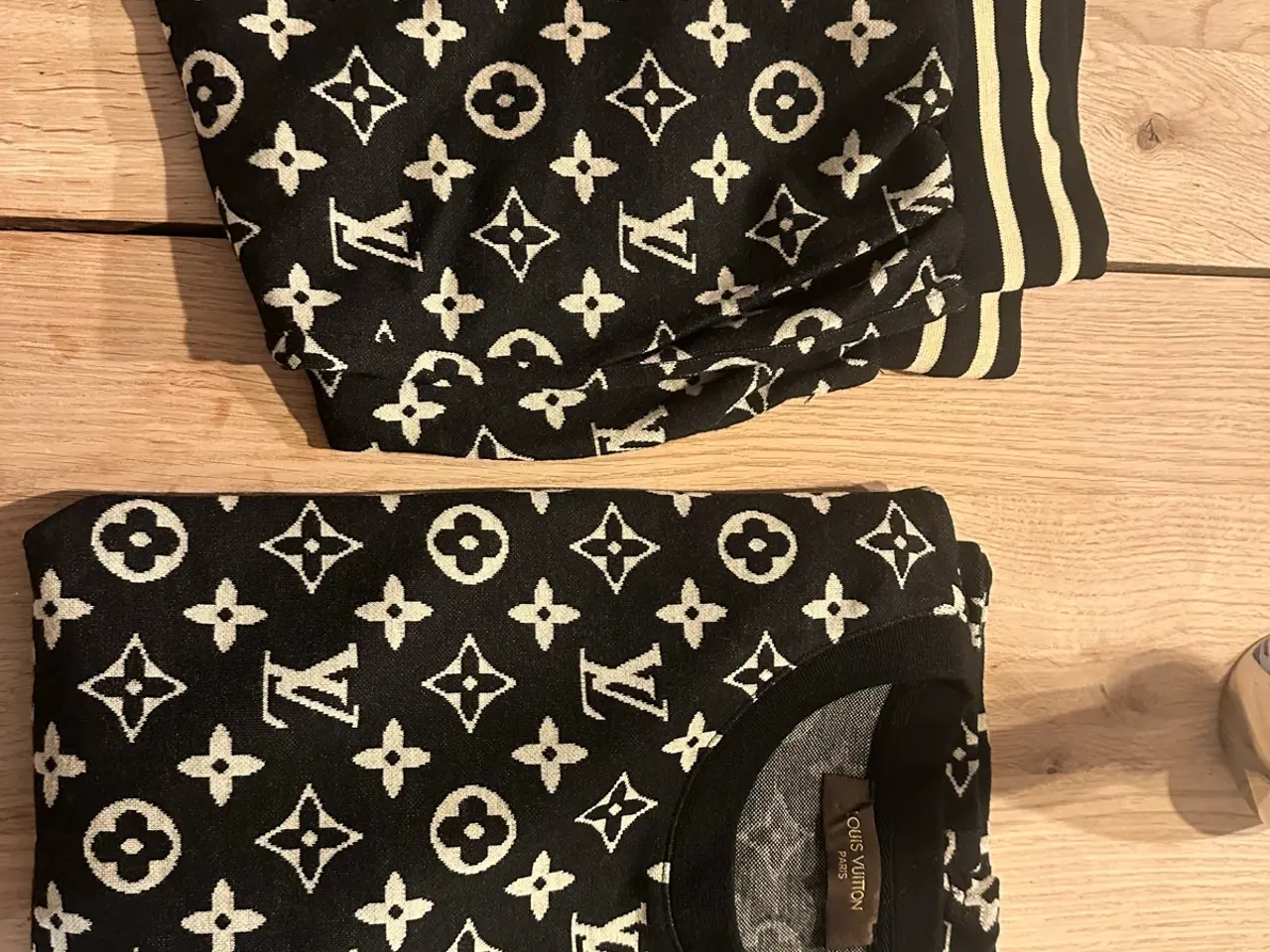 Billede 2 - Shorts og t-shirt