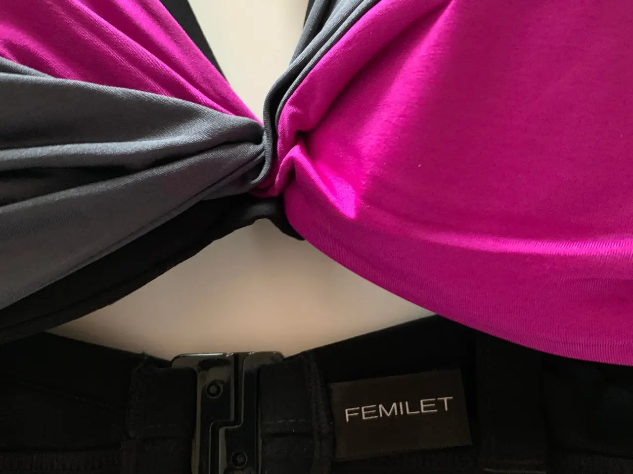 Billede 5 - Femilet bikini, BH og trusse, str. 75D // 40