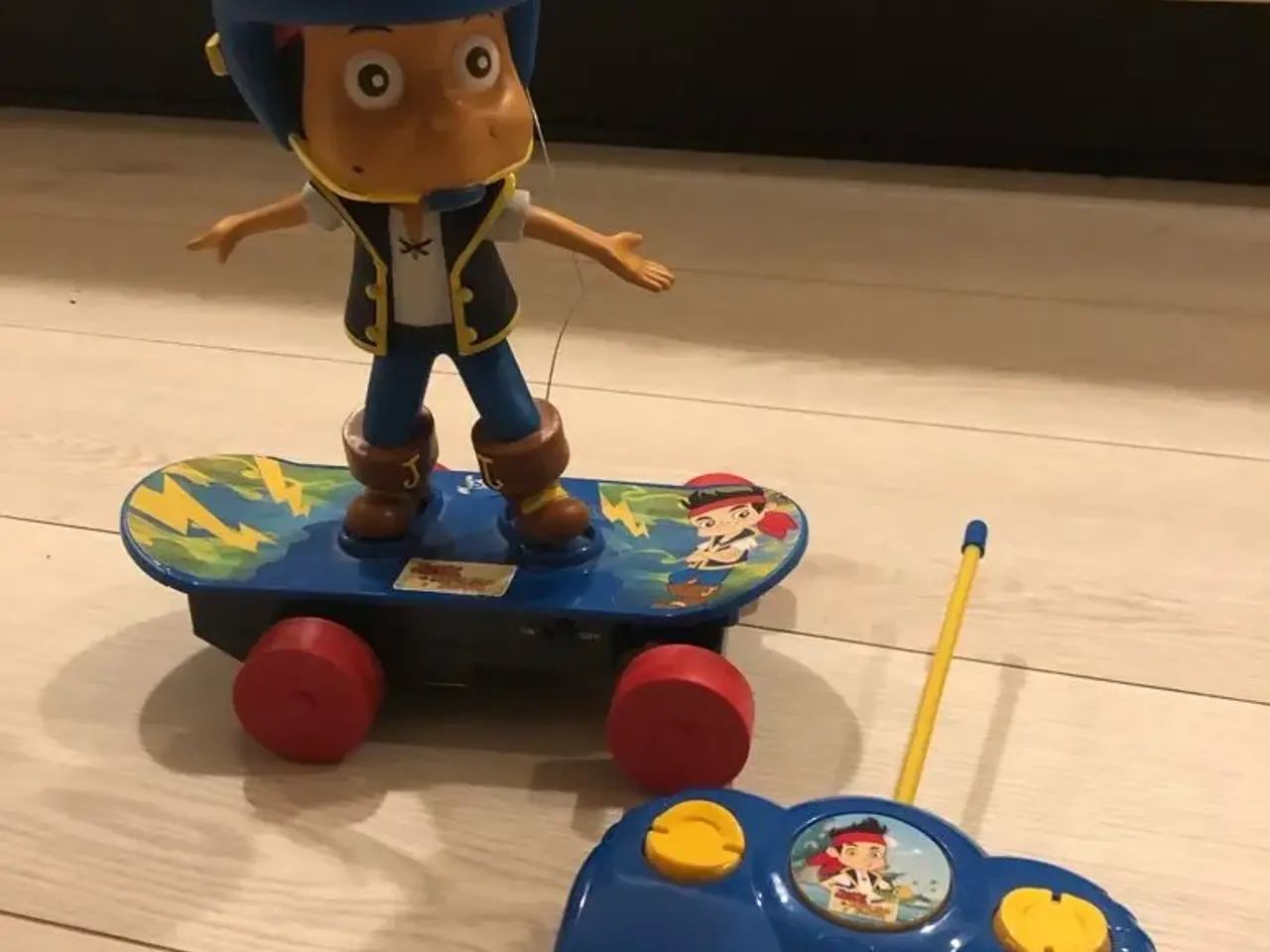 Billede 2 - Jake på skateboard