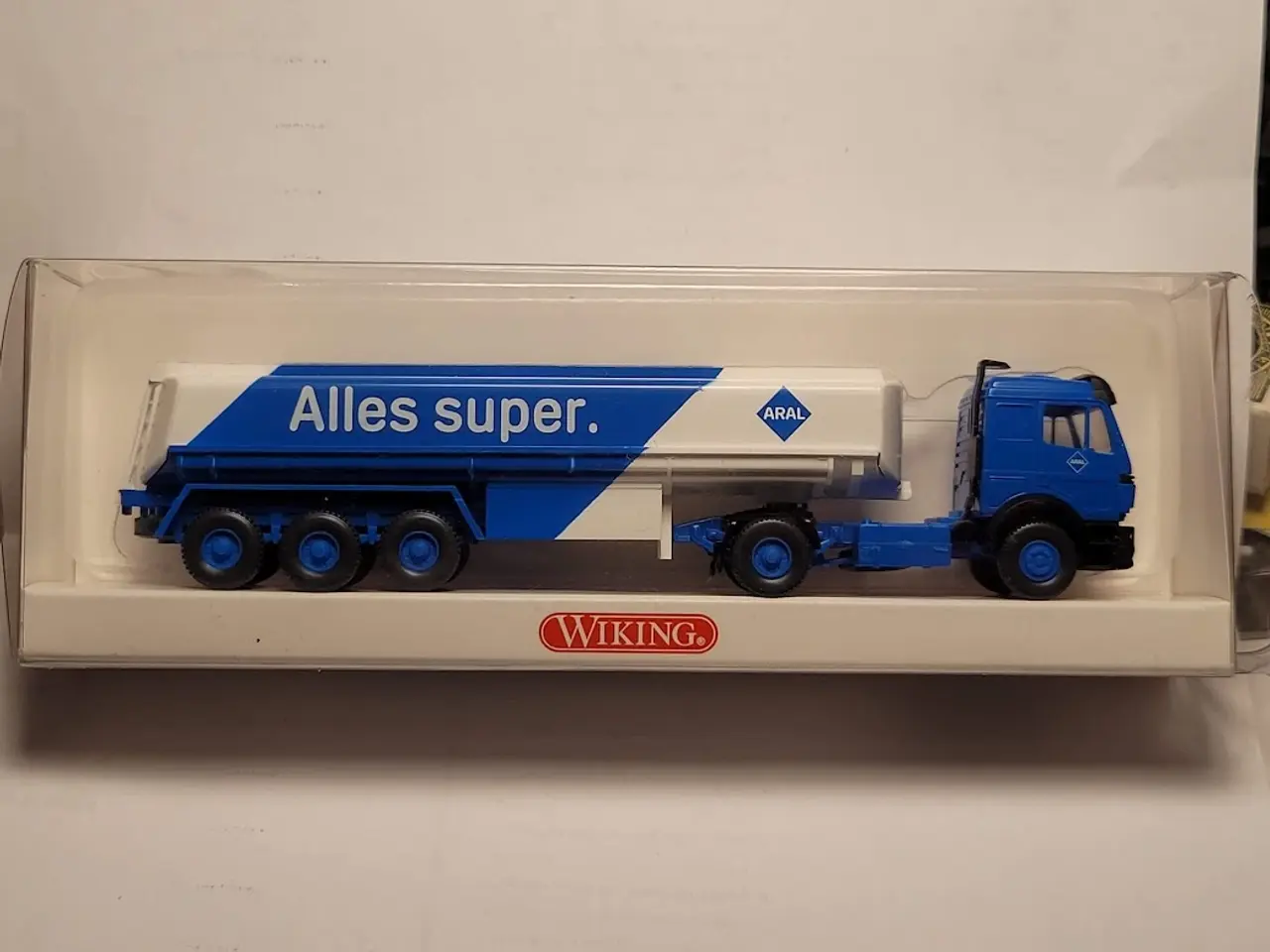 Billede 1 - Mercedes sættevognstræk - ARAL tanktrailer, str.H0