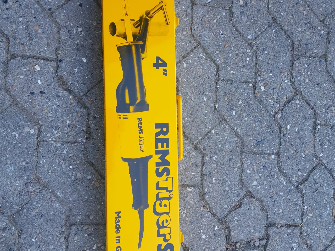 Billede 1 - Rems Bajonetsav 220 v ny