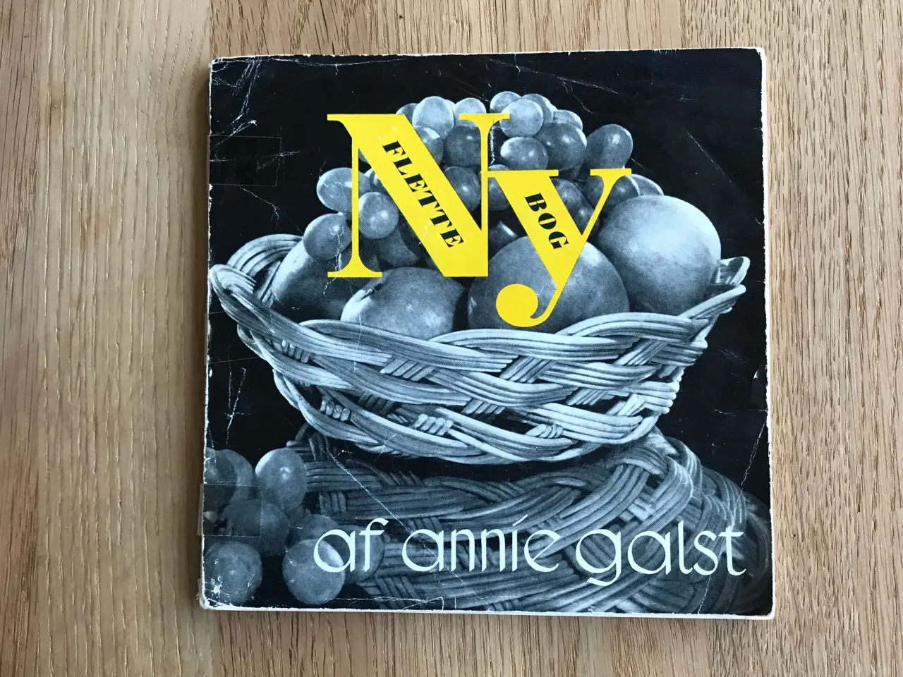 Billede 1 - Ny Flette Bog af annie galst