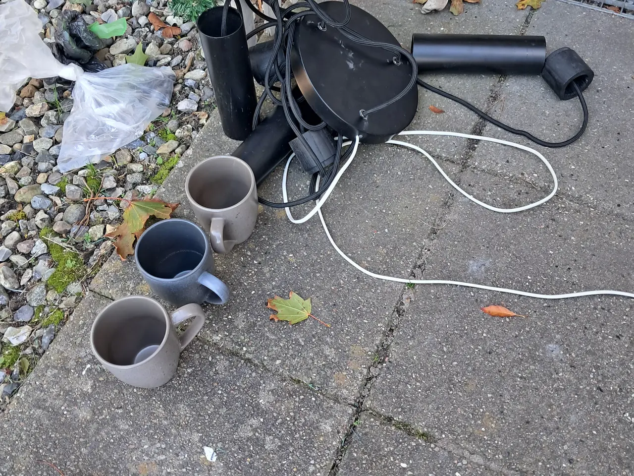 Billede 3 - Spisebord, lidt blandet sælges samlet 