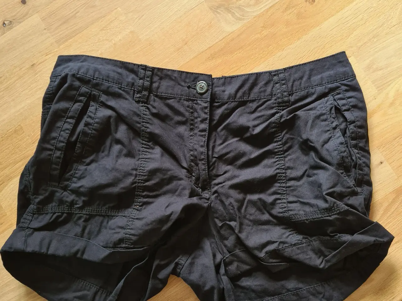 Billede 1 - NYE shorts str 44
