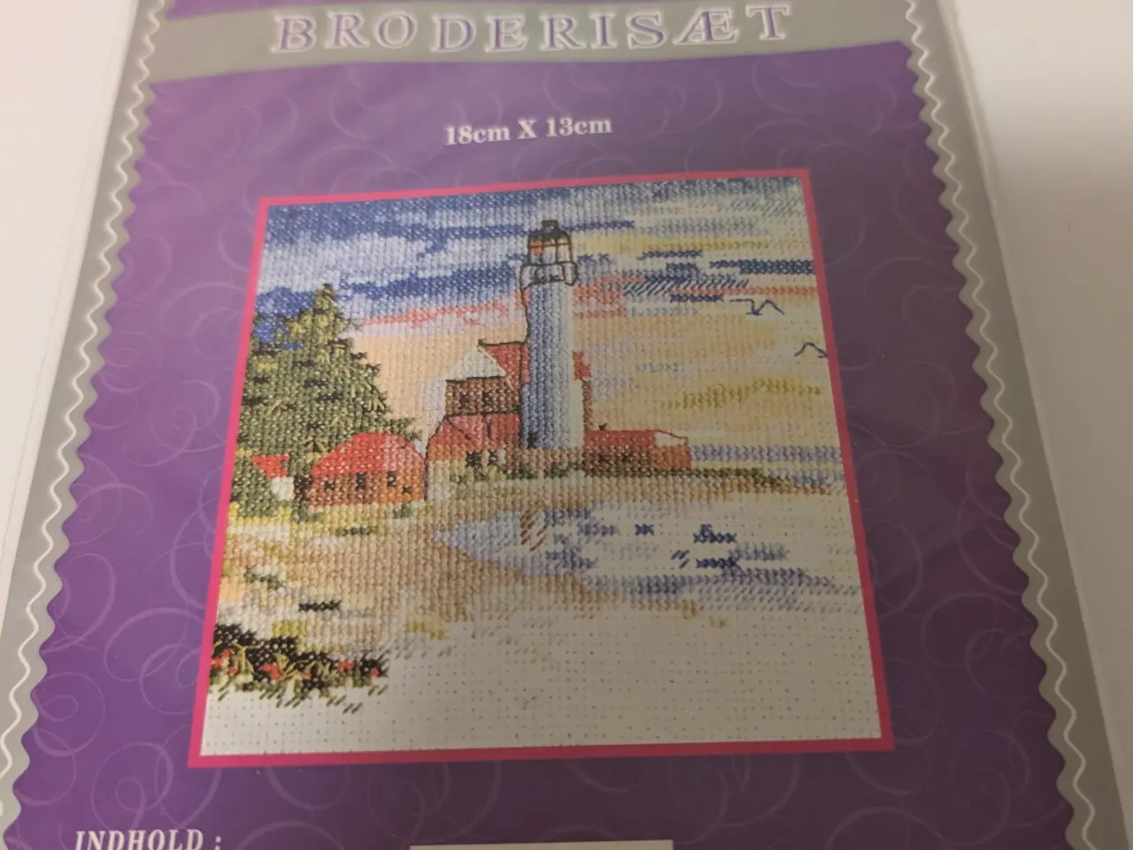 Billede 1 - Broderisæt 18 x 13 cm mønster, nål, garn, stof