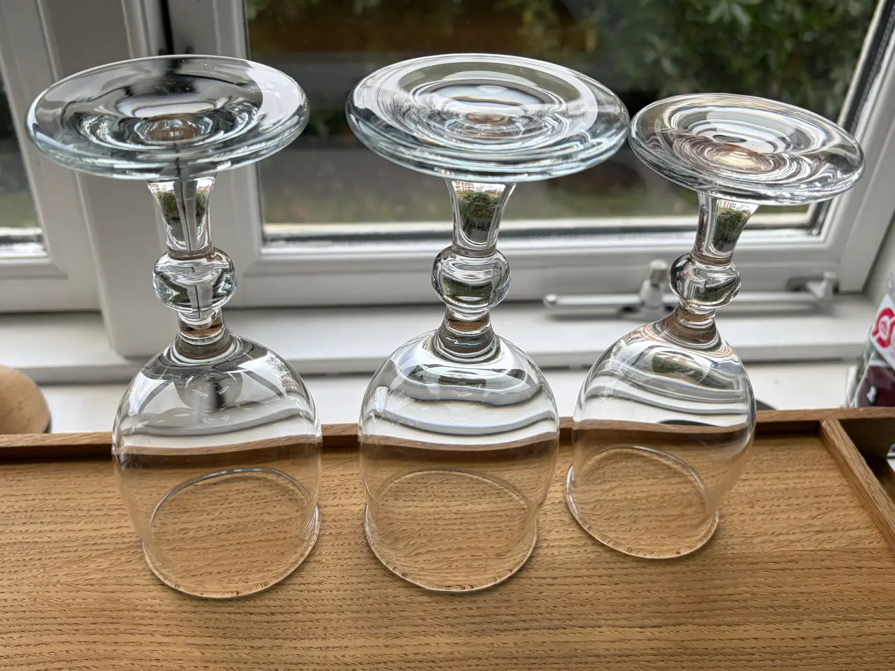 Billede 2 - ISS GLASSERVICE - Holmegaard rød 4 + hvid 1 stk.