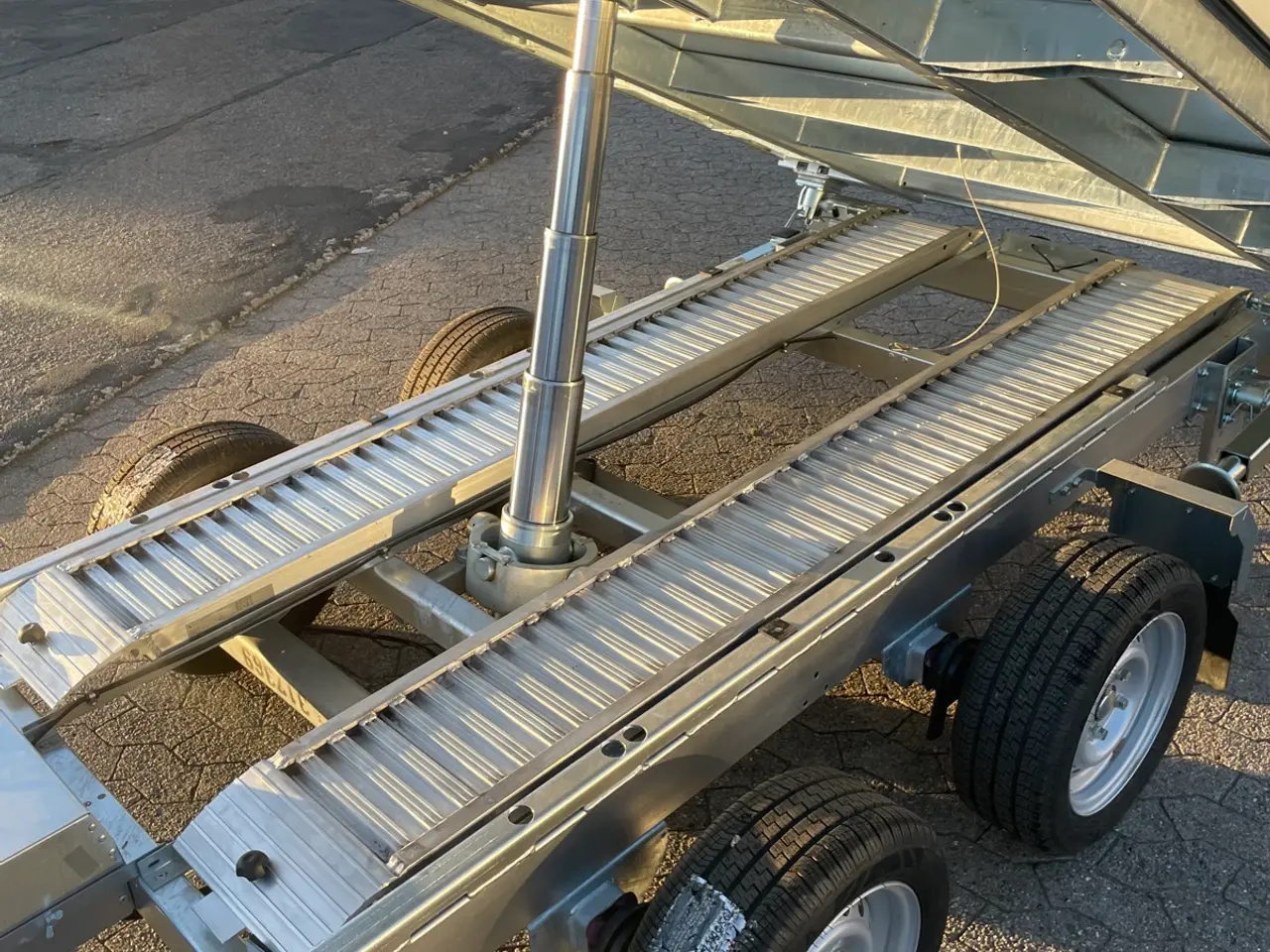 Billede 3 - 3500 kg 3-vejs tiptrailer udlejes