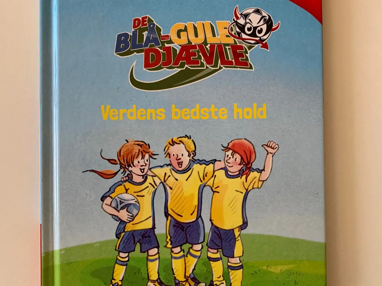 Billede 1 - De blå-gule djævle junior, børnebog