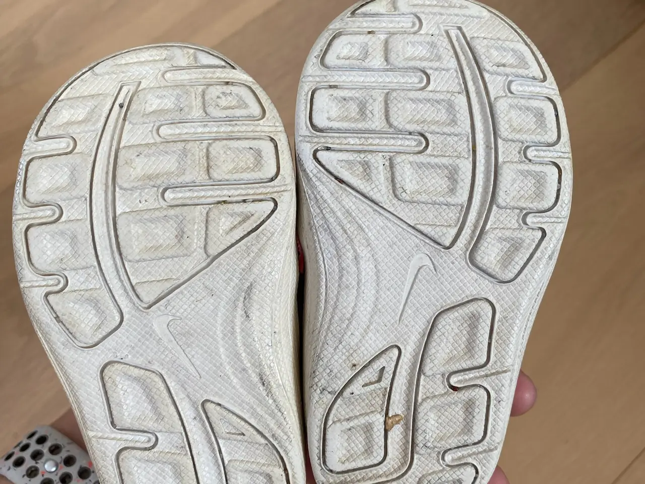 Billede 3 - Nike røde babysneakers str. 19,5 med velcro