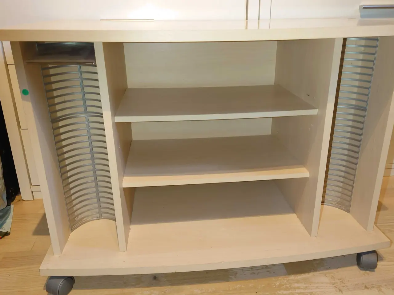 Billede 1 - Tv-bord bortgives 