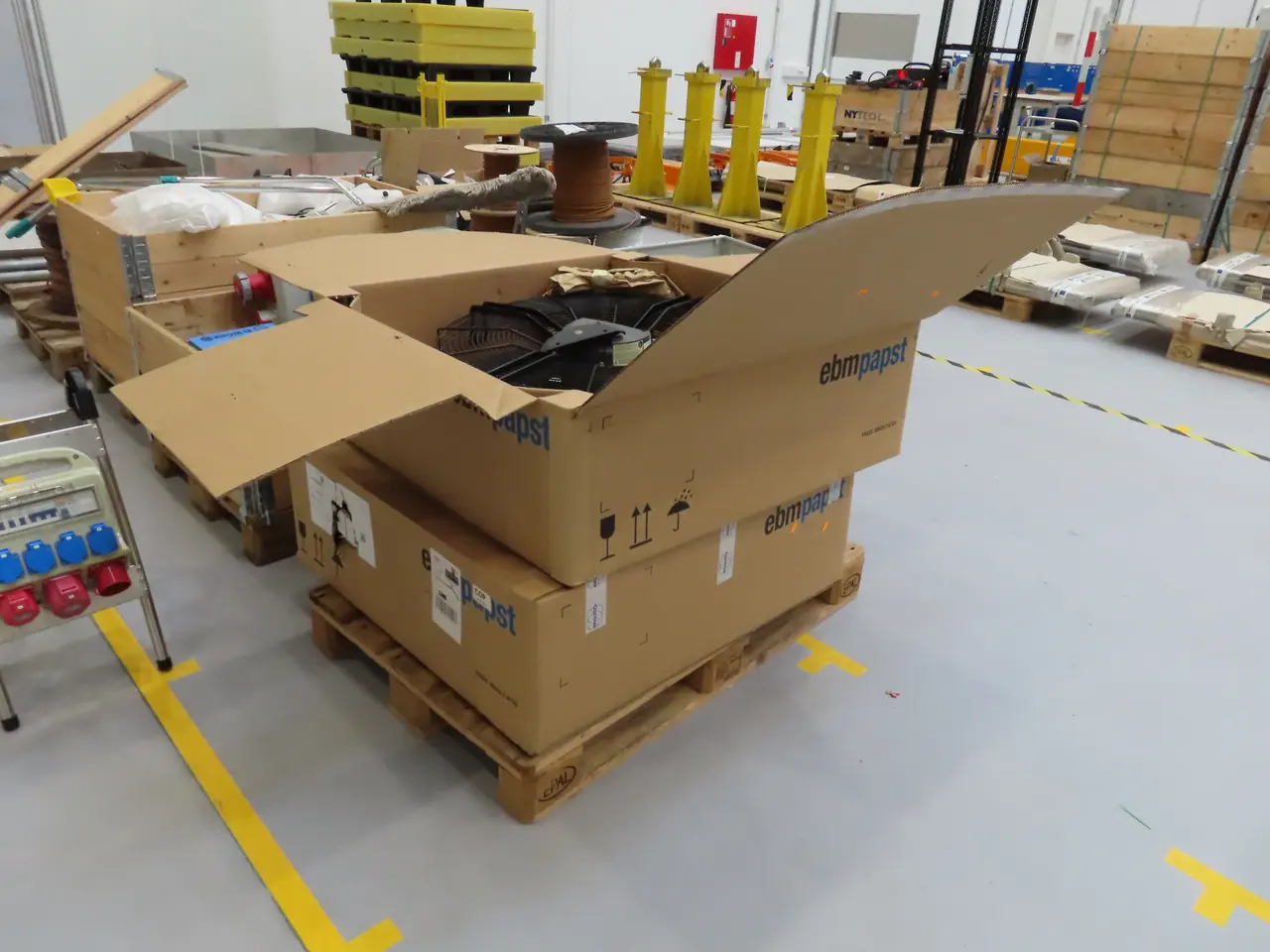 Billede 1 - 2 stk. Aksial ventilatorer EBM S3G800-CS26-62