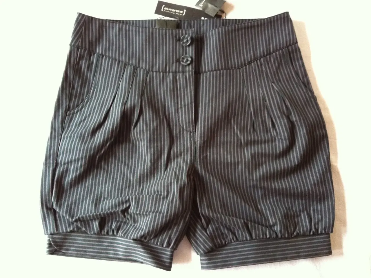 Billede 4 - Nye "st-martins" shorts, str: M, L, 50kr