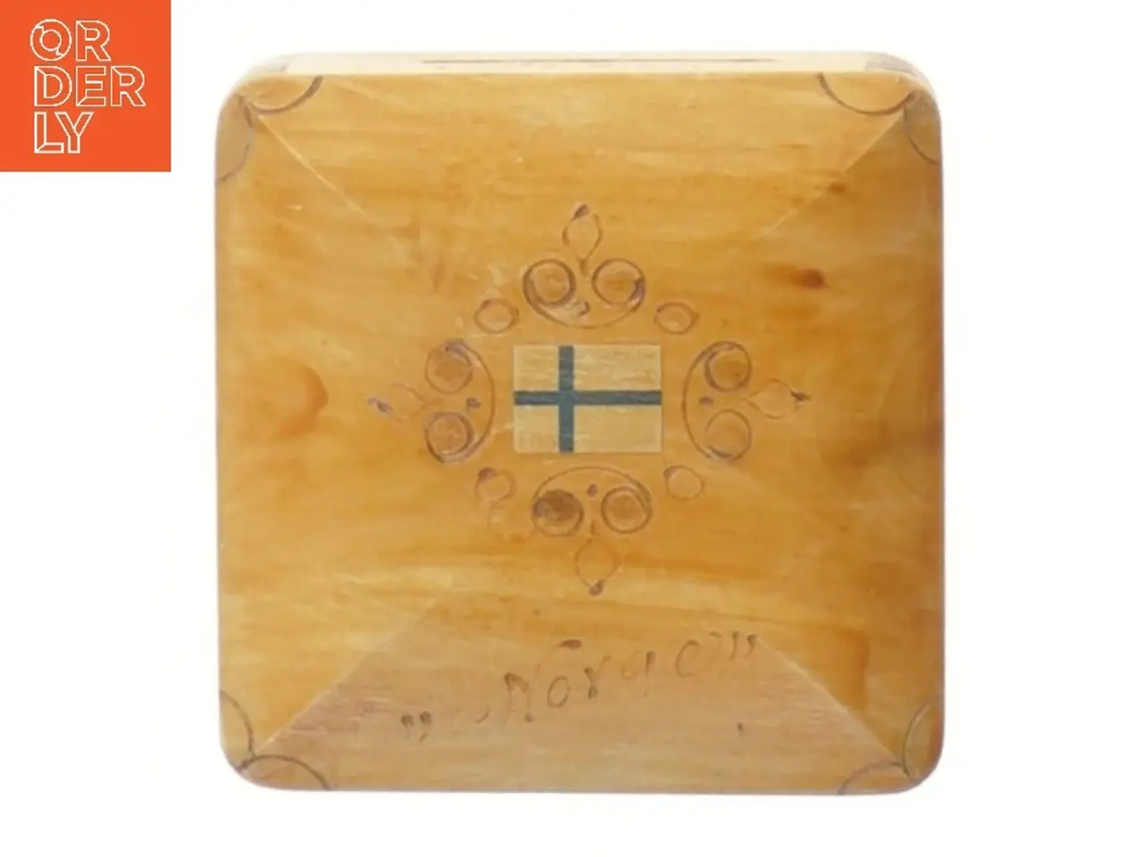 Billede 1 - Træsparebøsse med indgravering (str. 9,5x9,5x5,5 cm)