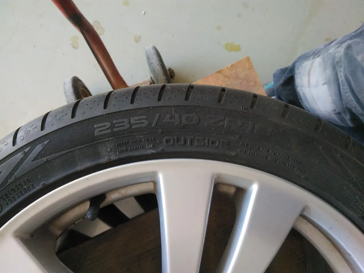 Billede 4 - 5x112, 235/40-18, Sommerdæk med fælg
