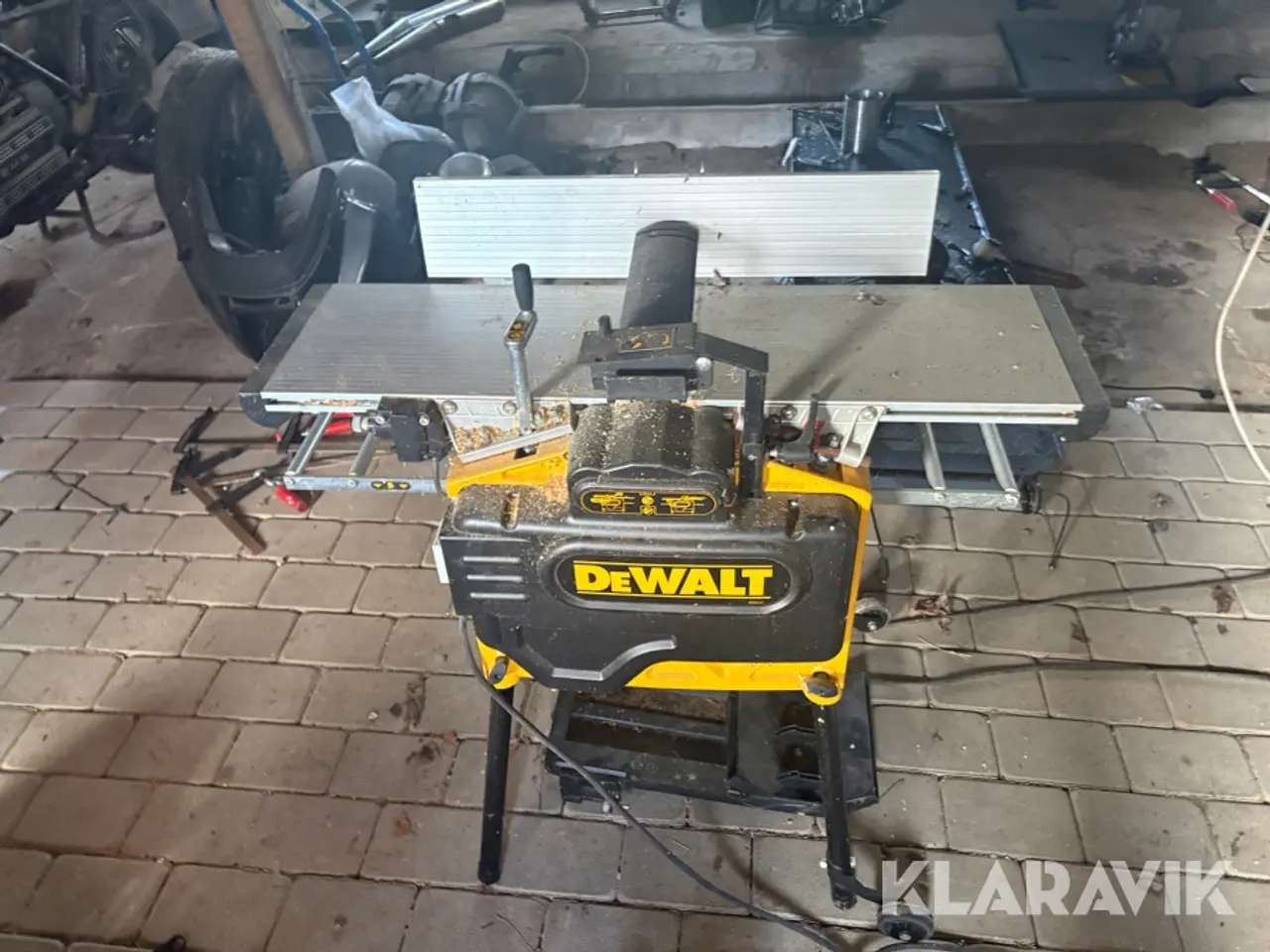 Billede 2 - Kombineret afretter-/tykkelseshøvl DeWALT D27300-QS