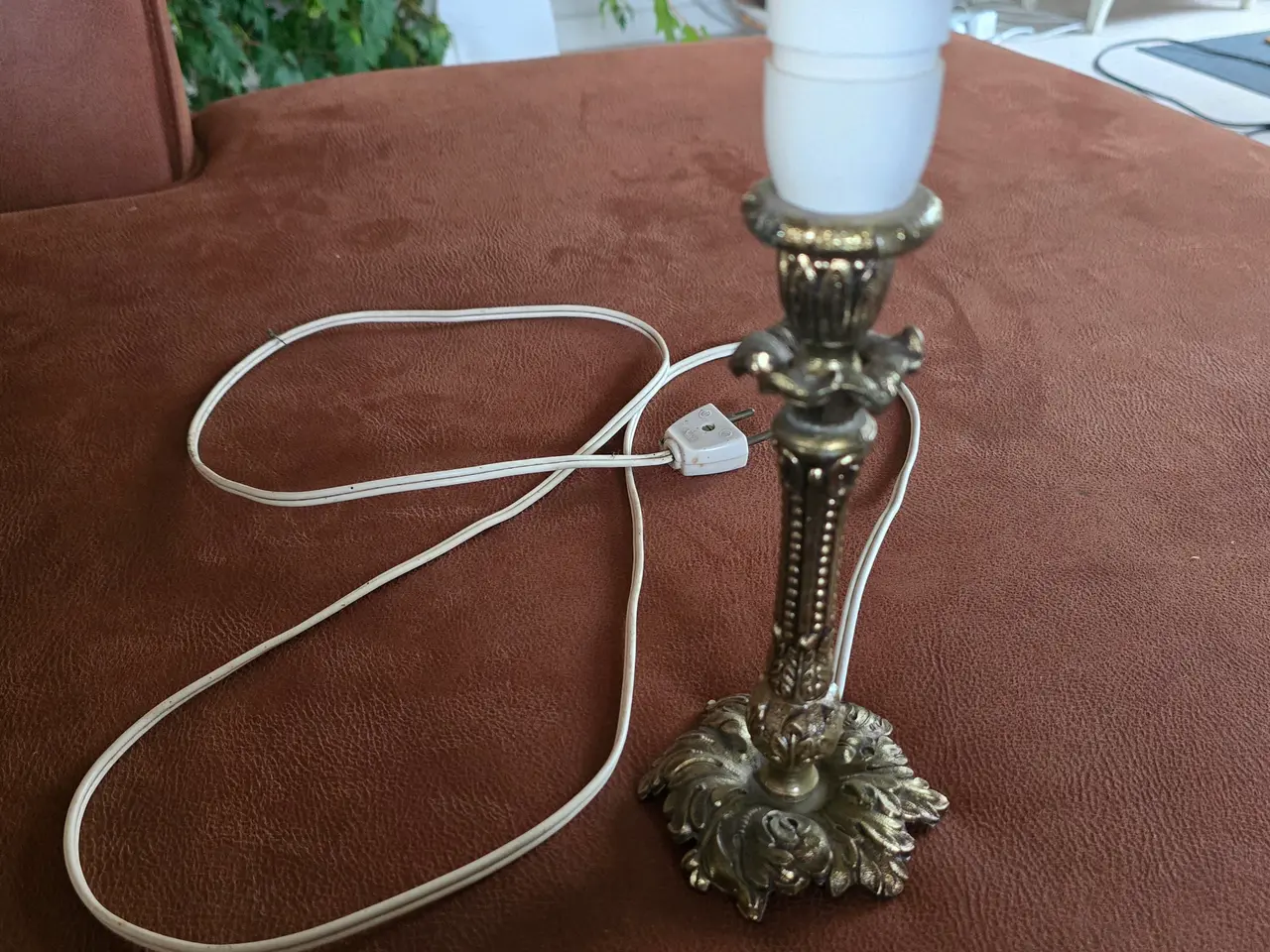 Billede 2 - Smuk vintage bordlampe i messing med klassisk plis