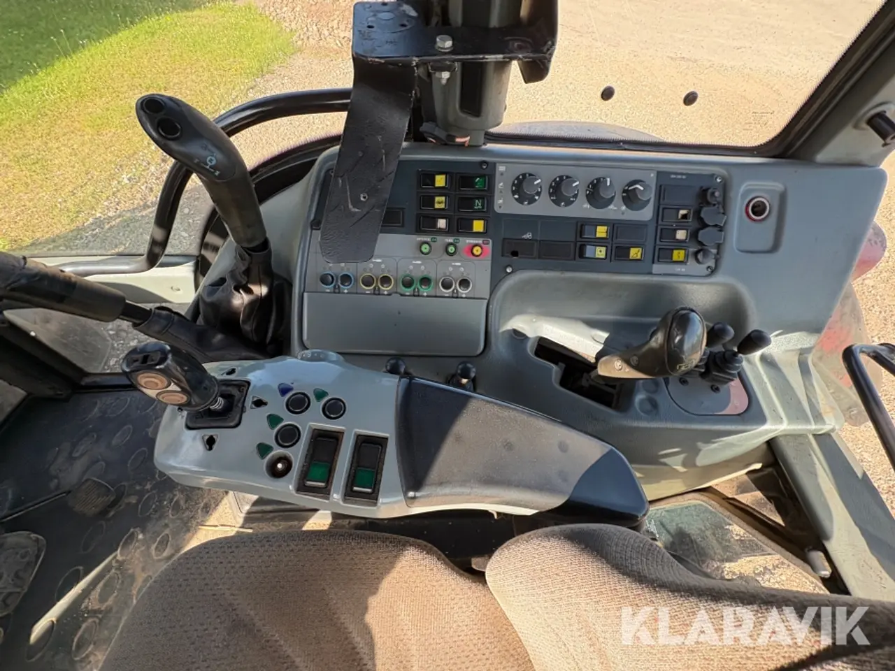 Billede 12 - Traktor Valtra T150 med frontlæsser