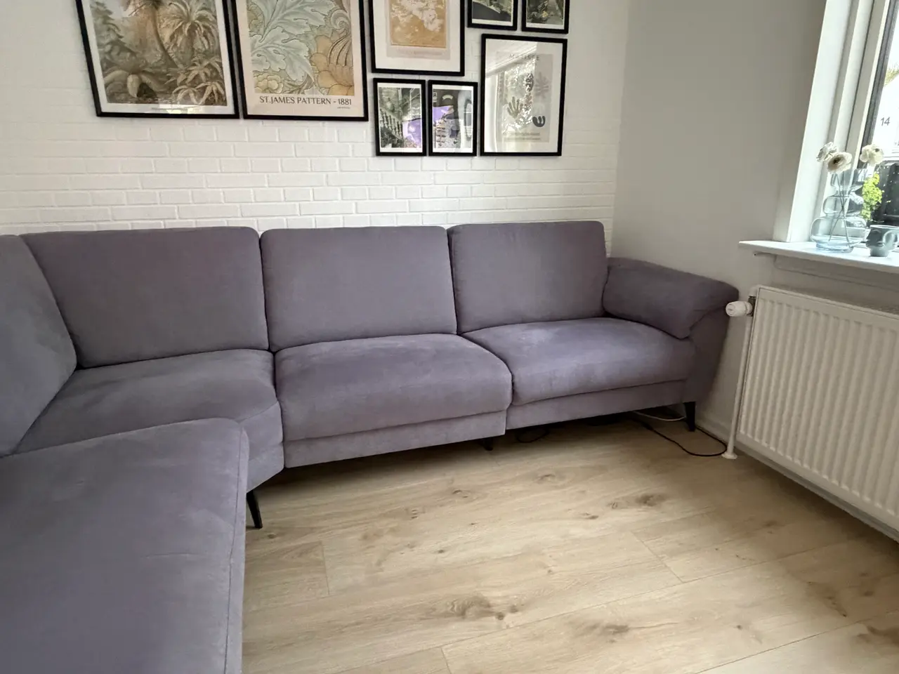 Billede 5 - Flot og rummelig hjørnesofa, farve gråblå