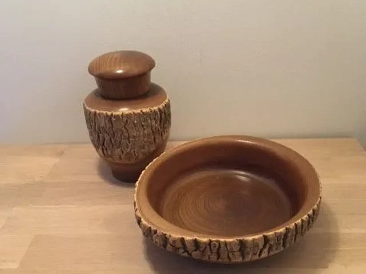 Billede 1 - Træfad og trædåse med bark