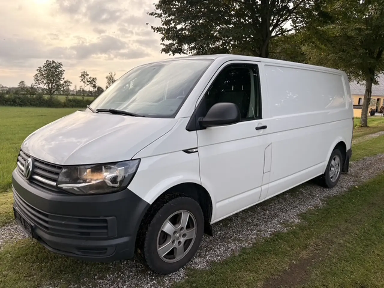 Billede 2 - Transporter 2,0 TDi 150 Kassevogn DSG lang Nysynet