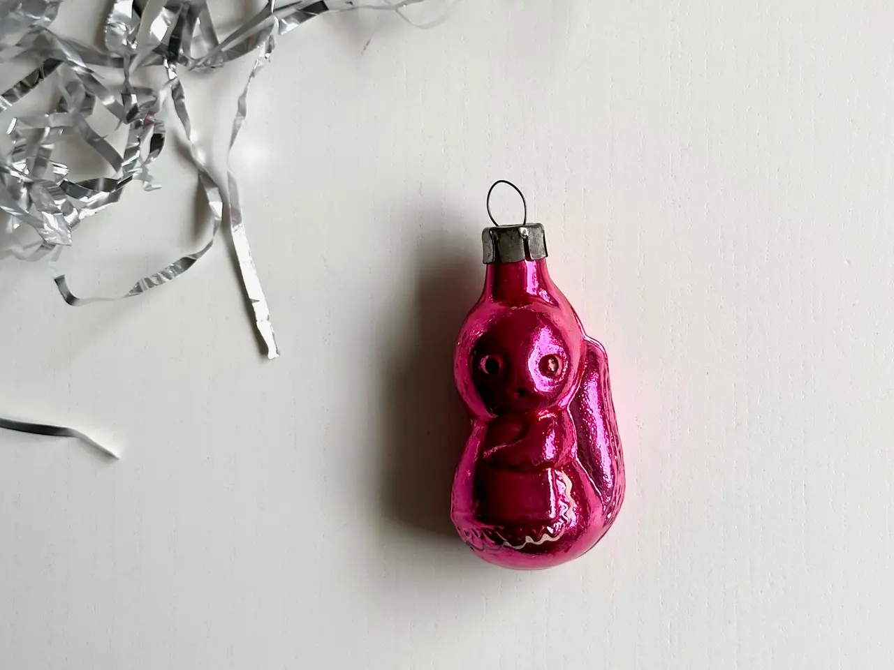 Billede 1 - Vintage julekugle, egern m forklæde, pink