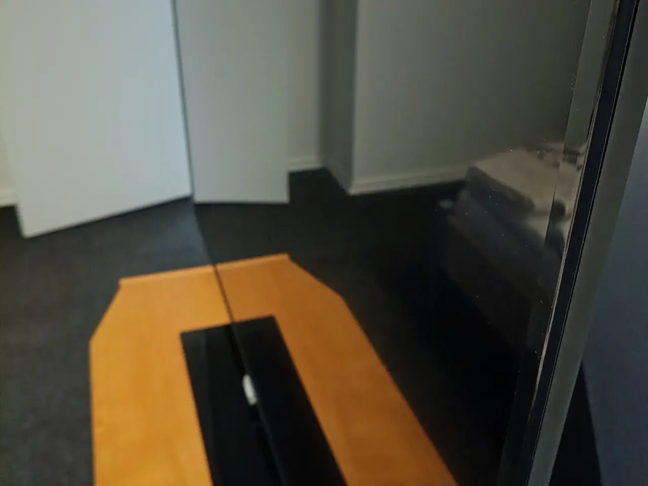 Billede 1 - Flot 55" 4K + Soundbar med trådløs Subwoofer