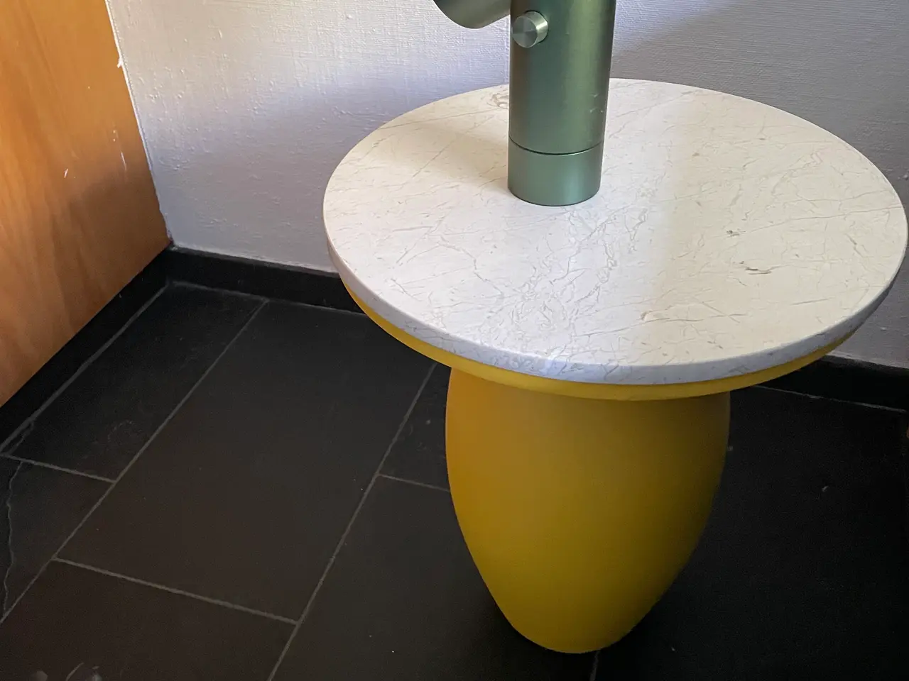 Billede 4 - Sidebord massiv træ og marmor