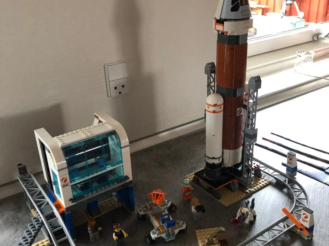 Billede 3 - Lego city: Rumraket og affyringscenter (60228)