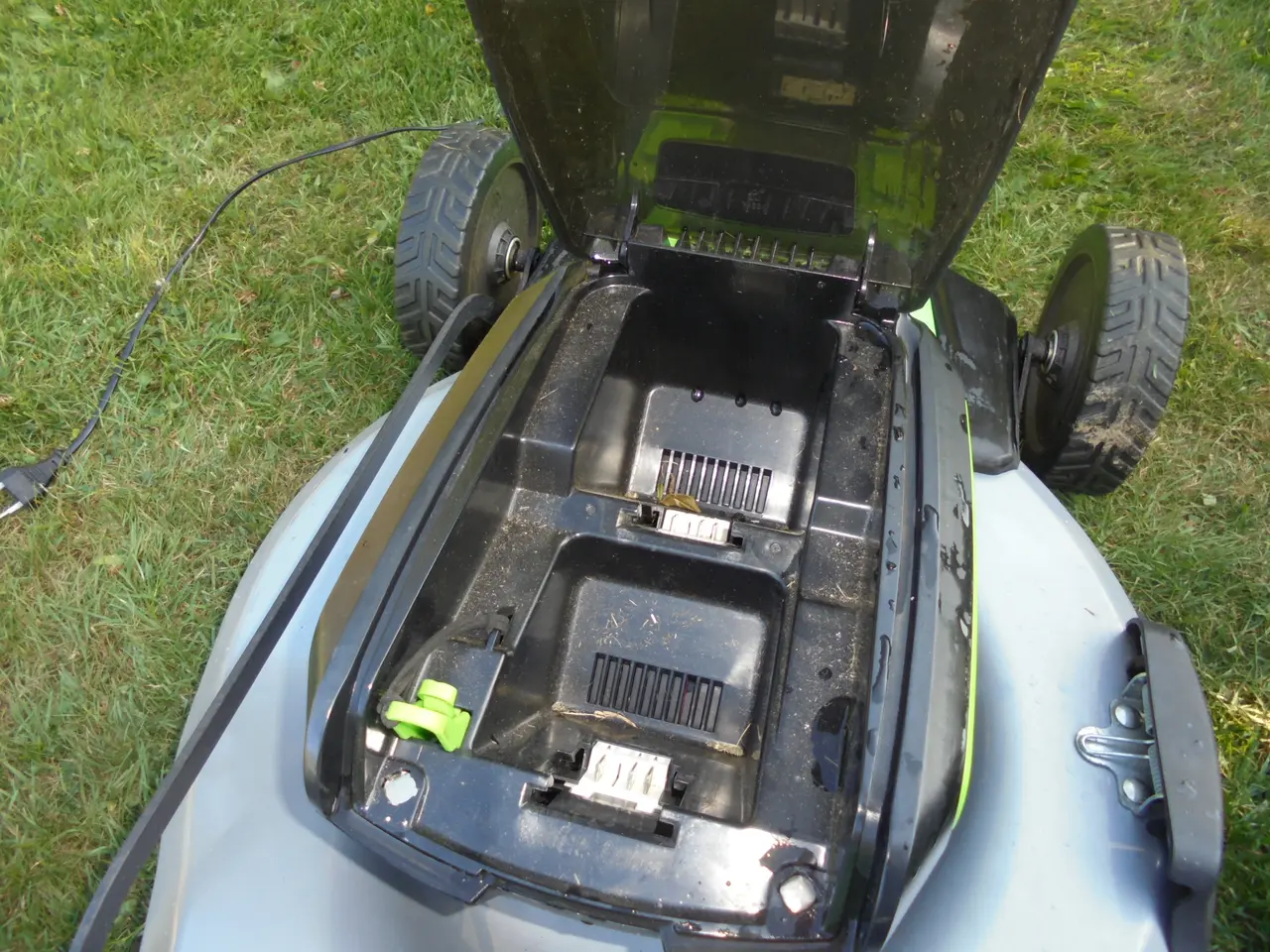 Billede 11 - Batteri plæneklipper + Græstrimmer + Motorsav