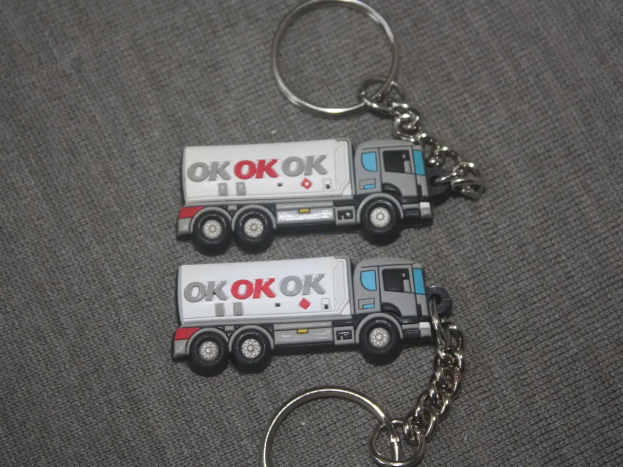 Billede 2 - Vintage nøglering OK 2 stk. - 50 kr.