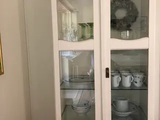 Hvidt Vitrineskab