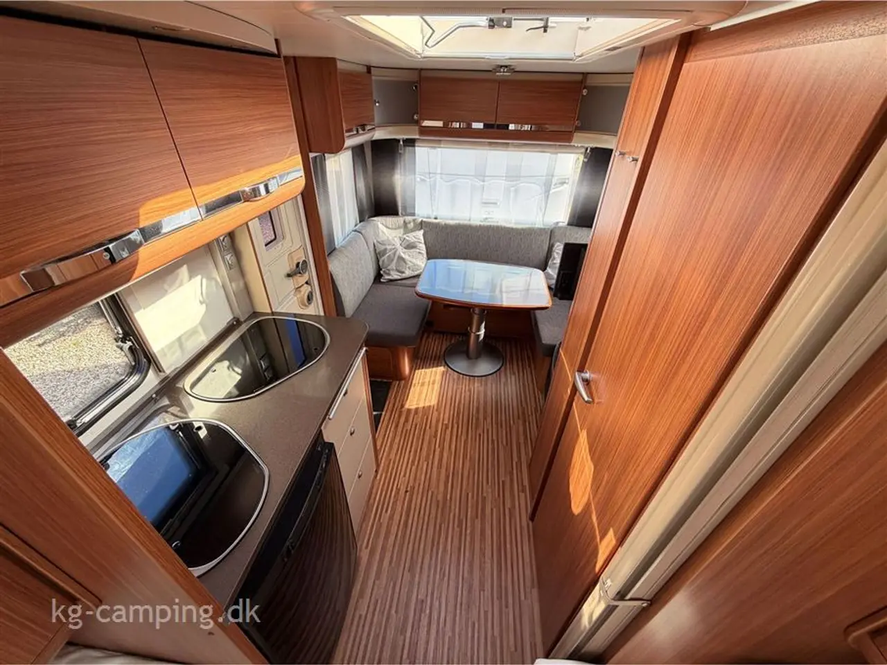 Billede 5 - 2013 - Adria Adora 472 LU XL   Enkeltsenge med udtræk, Mover, solsejl og fortelt.