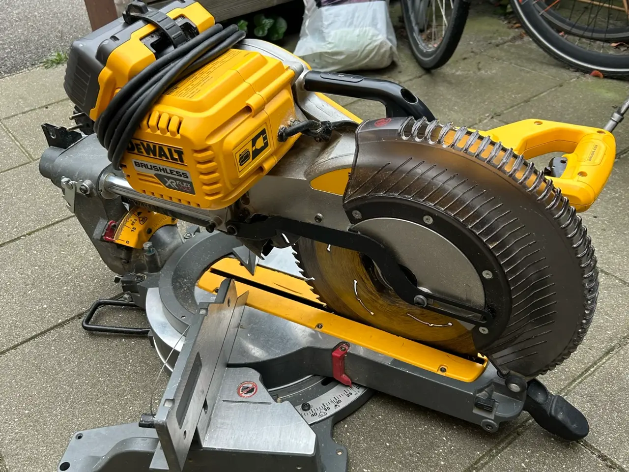 Billede 6 - DeWalt DHS780 XR FlexVolt kap-/geringssav 305 mm