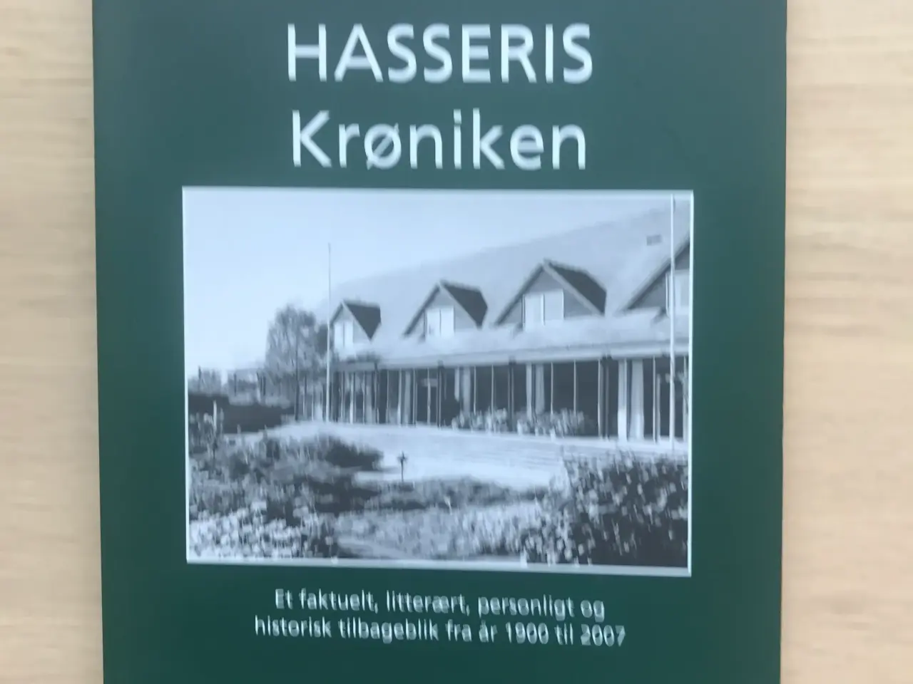 Billede 1 - Hasseris Krøniken af Arne Lybech