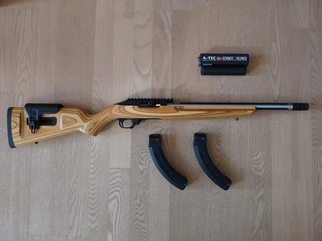 Billede 2 - Ruger 10/22 Competition + Lyddæmper, Ammo og mere.