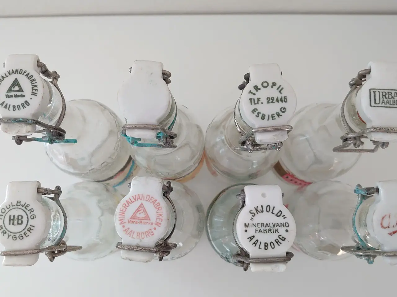 Billede 2 - 8 stk gamle patentflasker med etiketter.