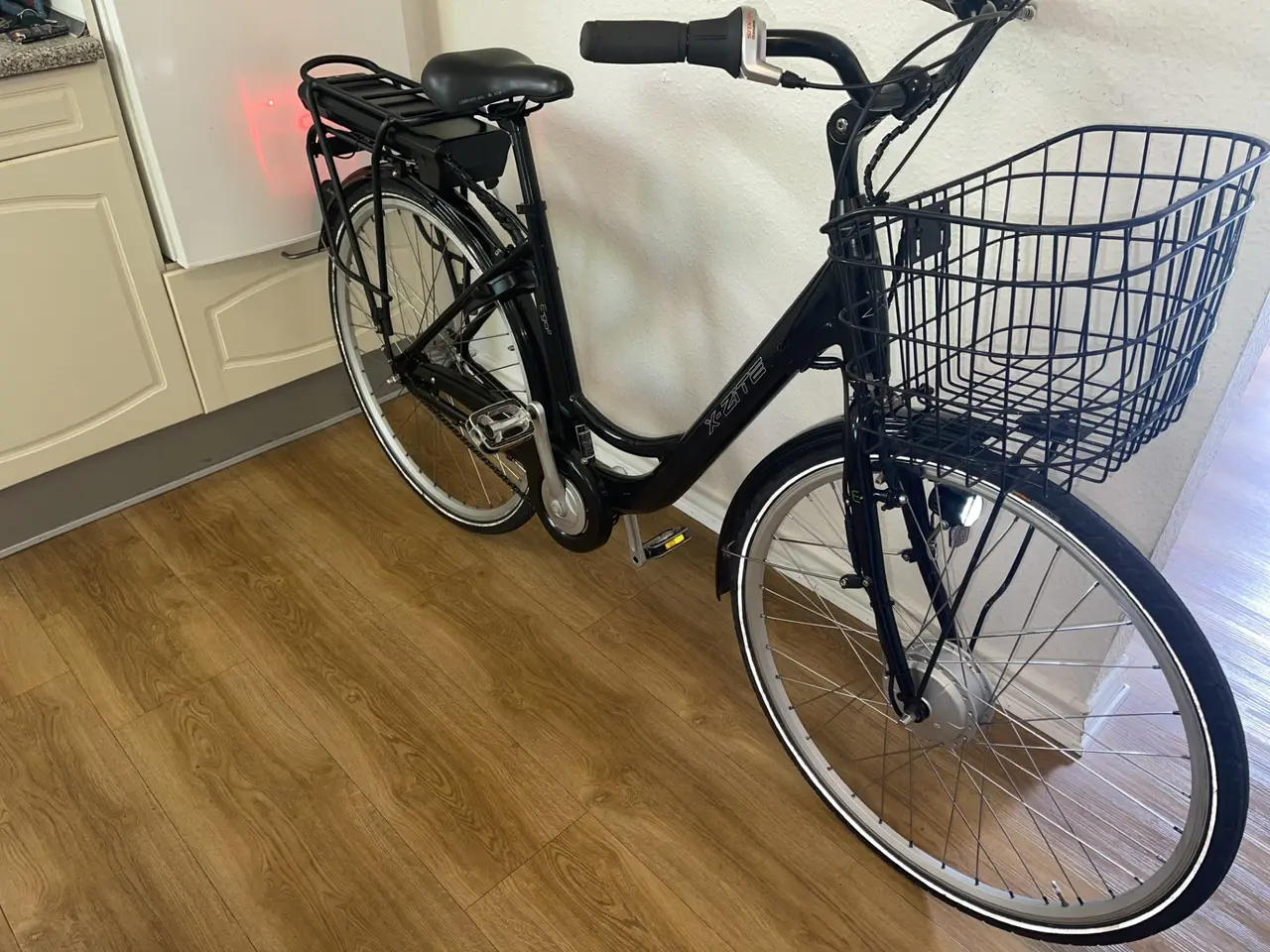 Billede 3 - flot x-zite dame elcykel 28" 7 gear.