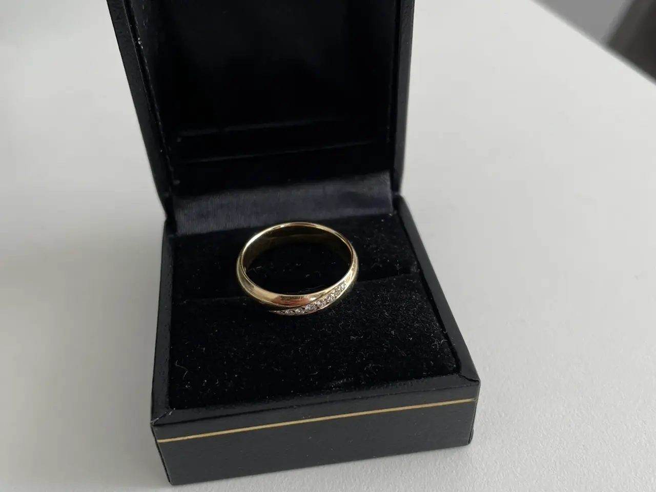 Billede 2 - Guldring med diamanter fra Nuran