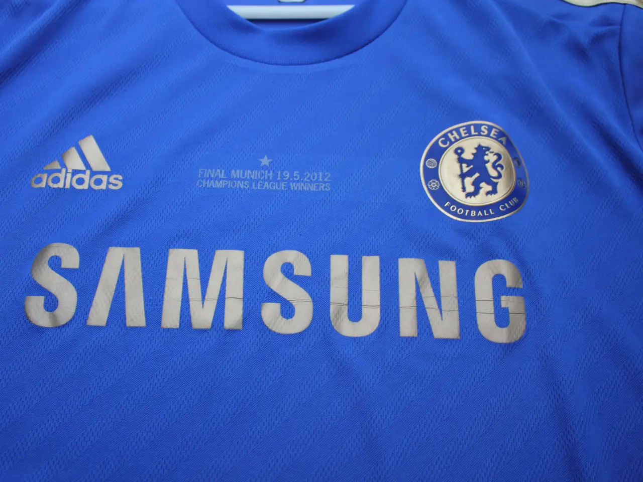 Billede 5 - Chelsea-trøje fra den mindeværdige 2012-13  