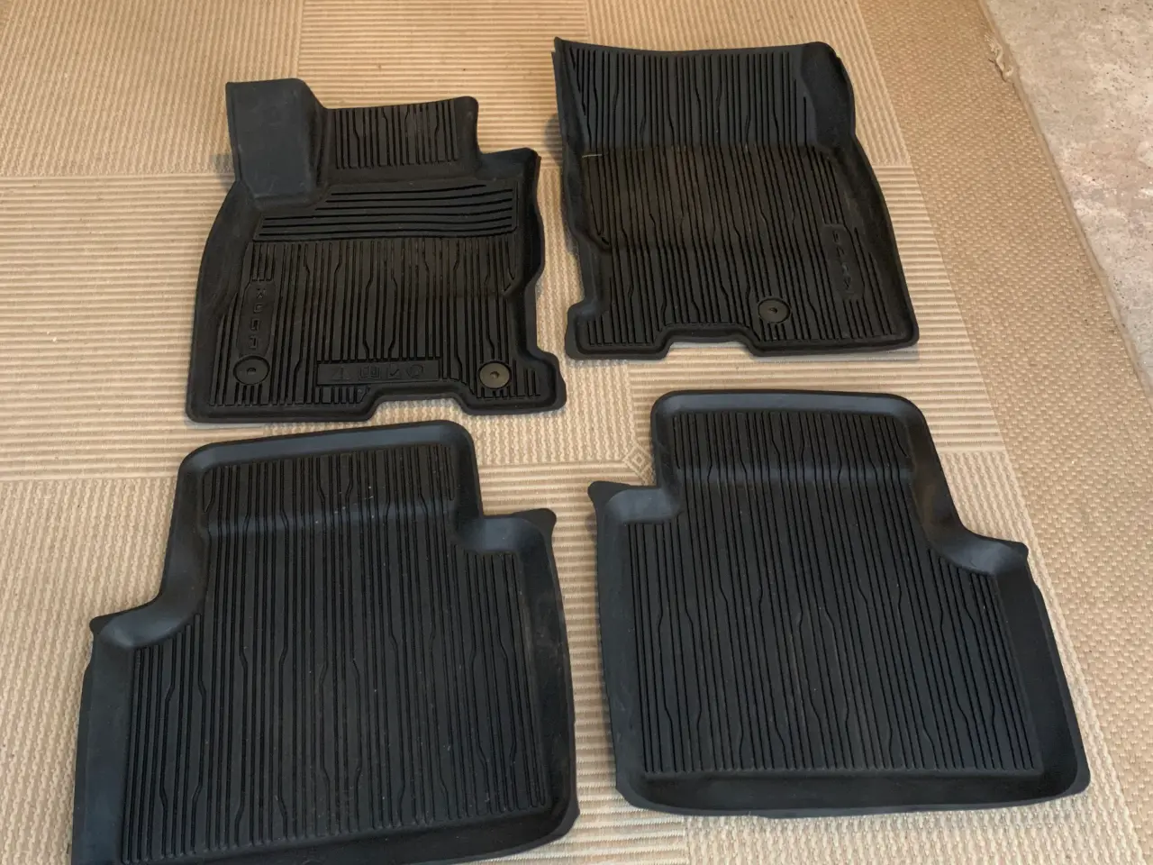 Billede 1 - Originale gummimåtter til Ford Kuga Hybrid